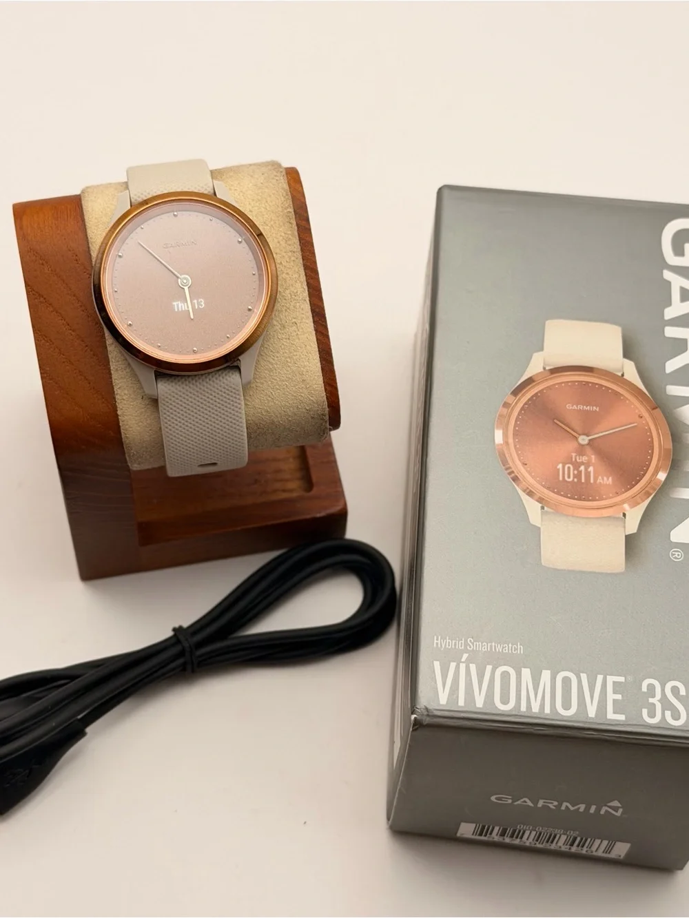 Garmin Vivomove 3s, full set, excellent, Gold/white, Charger included, tested